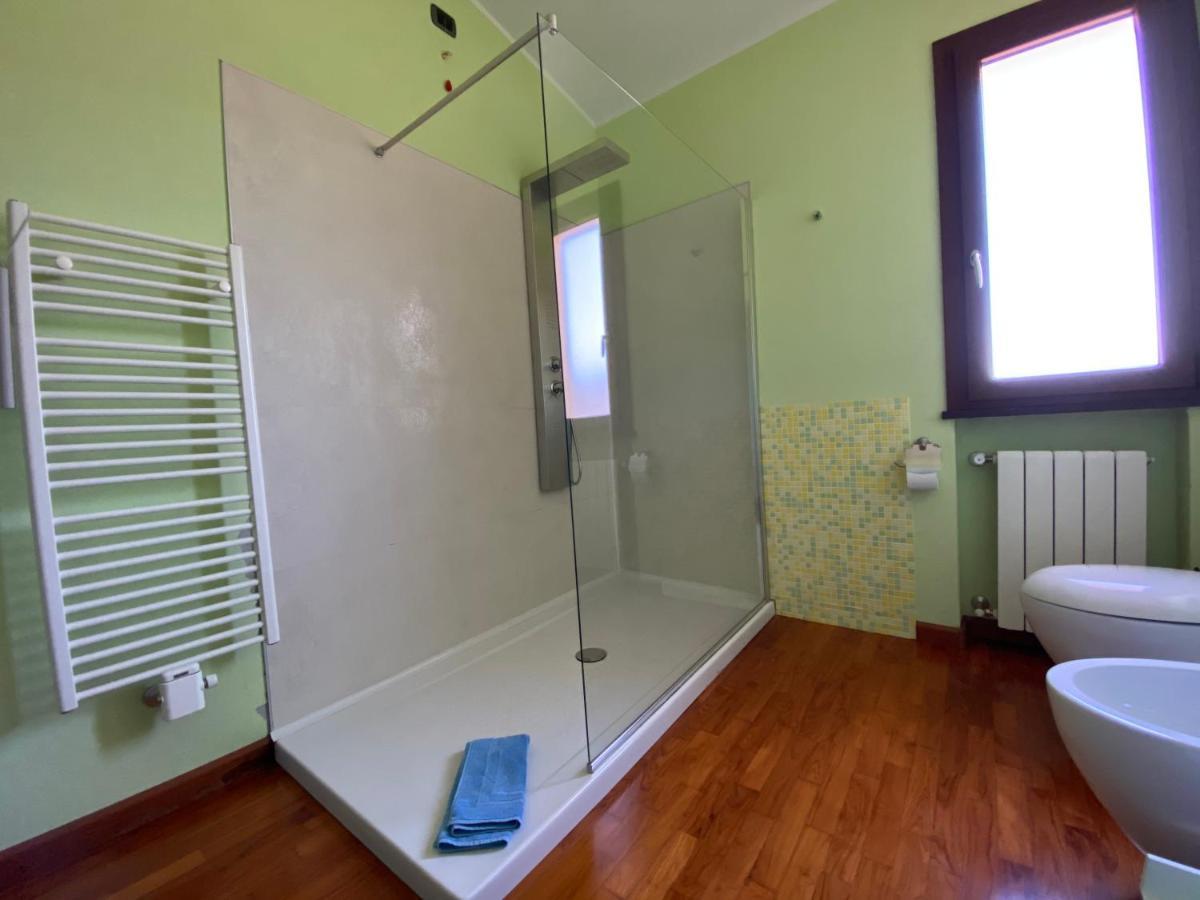 Alex Room Airport Elmas 外观 照片